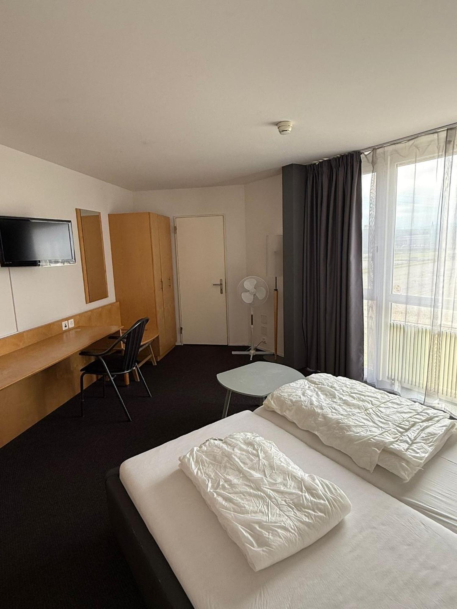 Hotel East End Frauenfeld Esterno foto